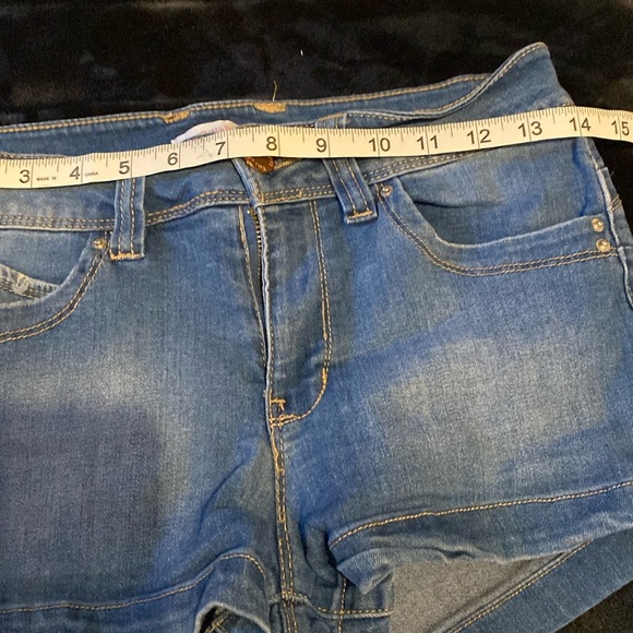 Wanna Betta Butt? Jean Shorts - Picture 9 of 10